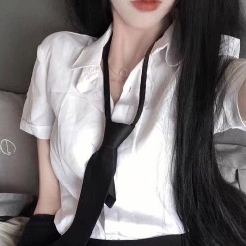他的摩托车，她的岛